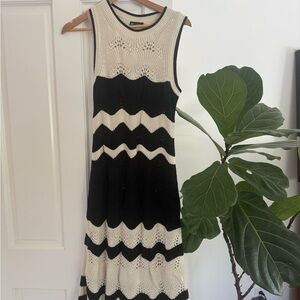 GAP Black and Cream knit Zigzag Maxi Dress